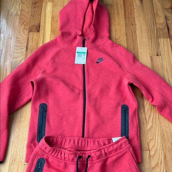 Nike tech - Picture 2 of 8